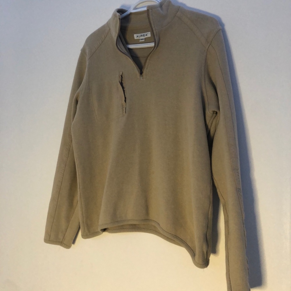 cream zip up long sleeve🤍
no flaws
size: M